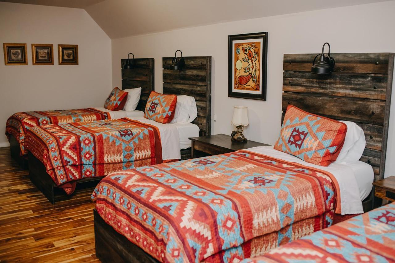 The Lodge At Lakeshore Belle River المظهر الخارجي الصورة